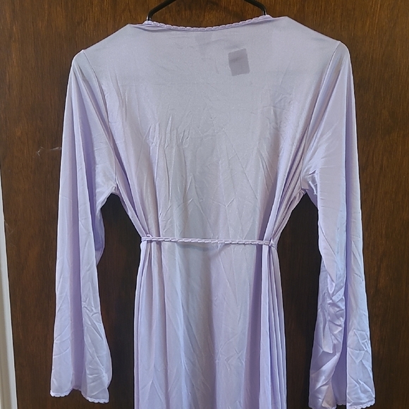 Lavender Lace Trim Robe - Picture 6 of 6